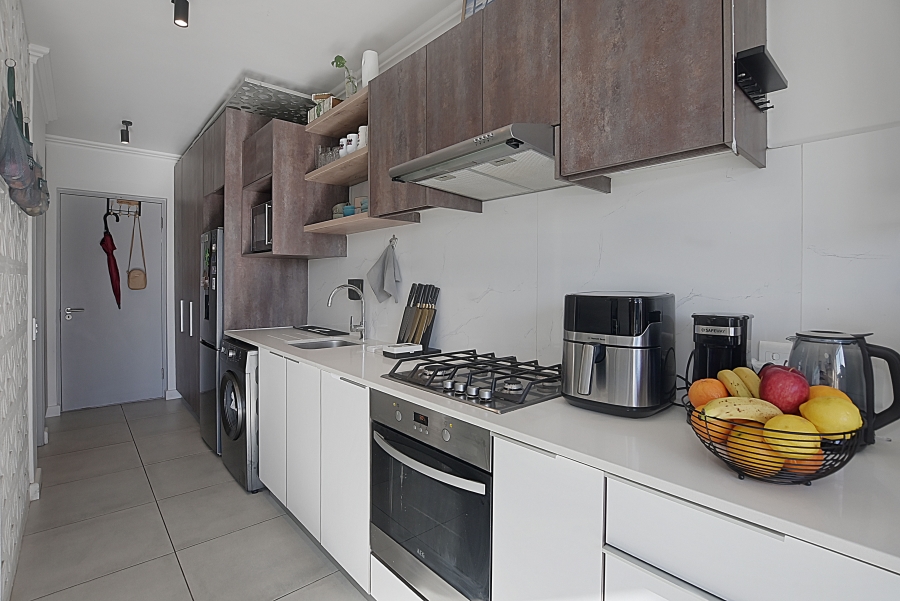 1 Bedroom Property for Sale in Table View Western Cape